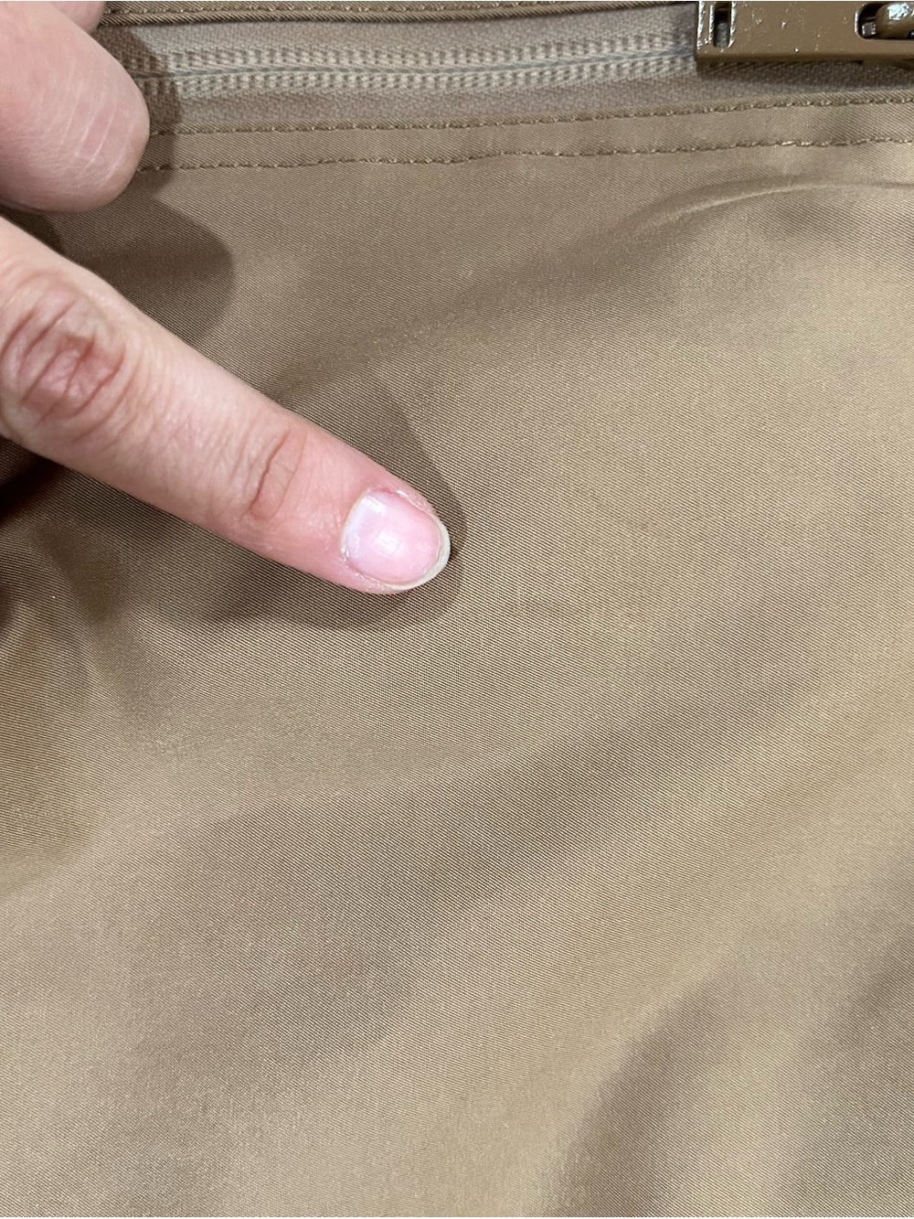 Aritzia Babaton Wilde Jacket
Slick matte twill hooded windbreaker - Picture 7 of 11